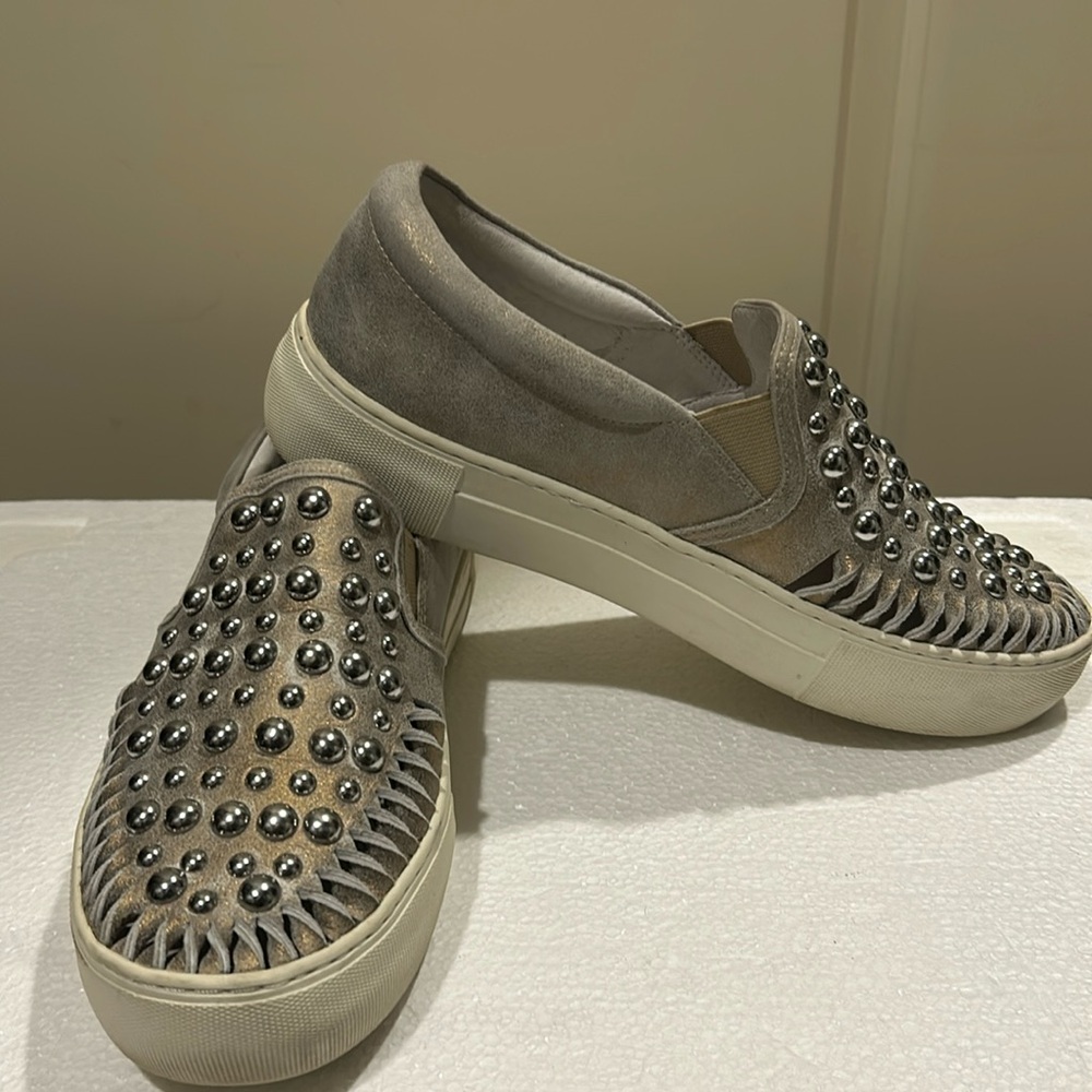 J/SLIDES bling leather stud slip on shoe sneaker size 6.5 silvery gold undertone